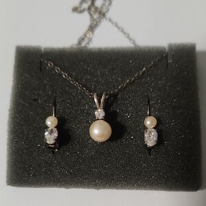 Vintage AVON 925 Sterling Silver Genuine Pearl Necklace Earrings Set C3563
